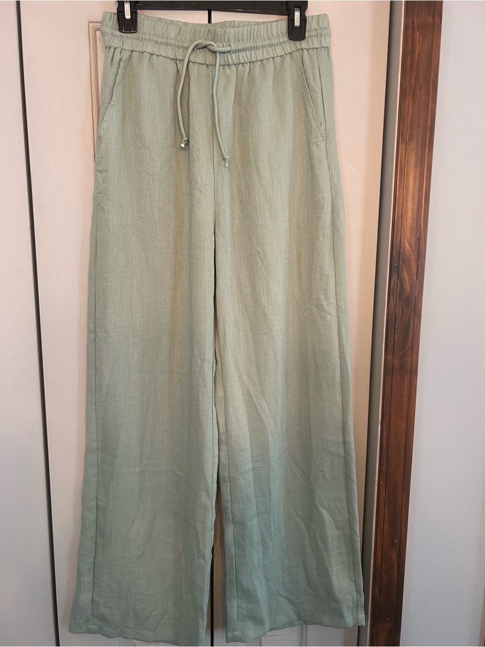 Halara Relaxed Drawstring Women’s pants in Sage Green size M Tall